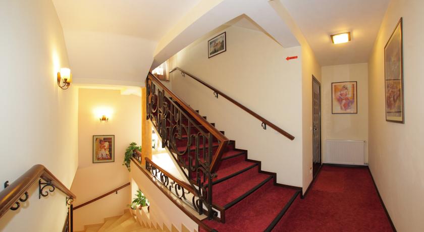 Cazare in Maramures - HOTEL VICTORIA - Borsa