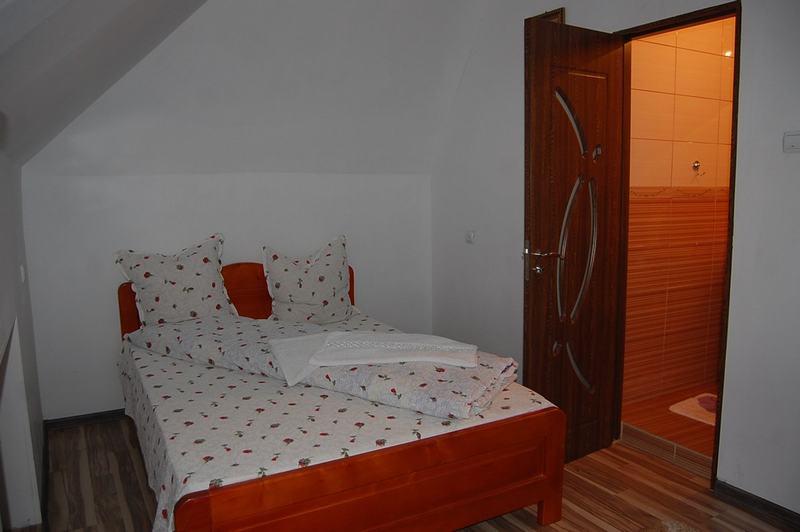 Cazare in Maramures - PENSIUNEA LA MARIA - Poienile Izei