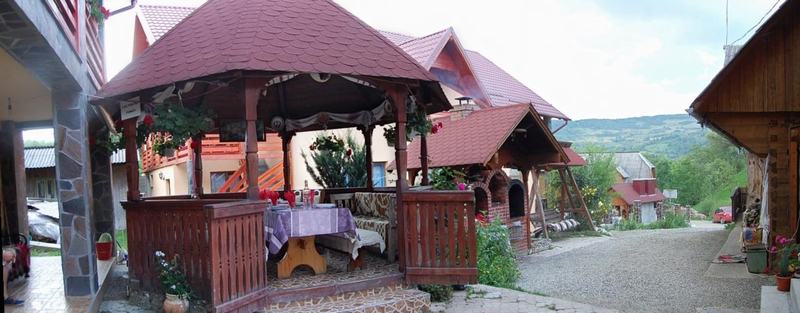 Cazare in Maramures - PENSIUNEA LA MARIA - Poienile Izei