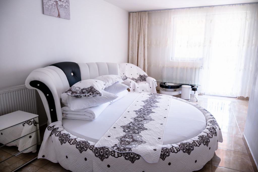 Cazare in Maramures - PENSIUNEA LARISA - Ocna Sugatag