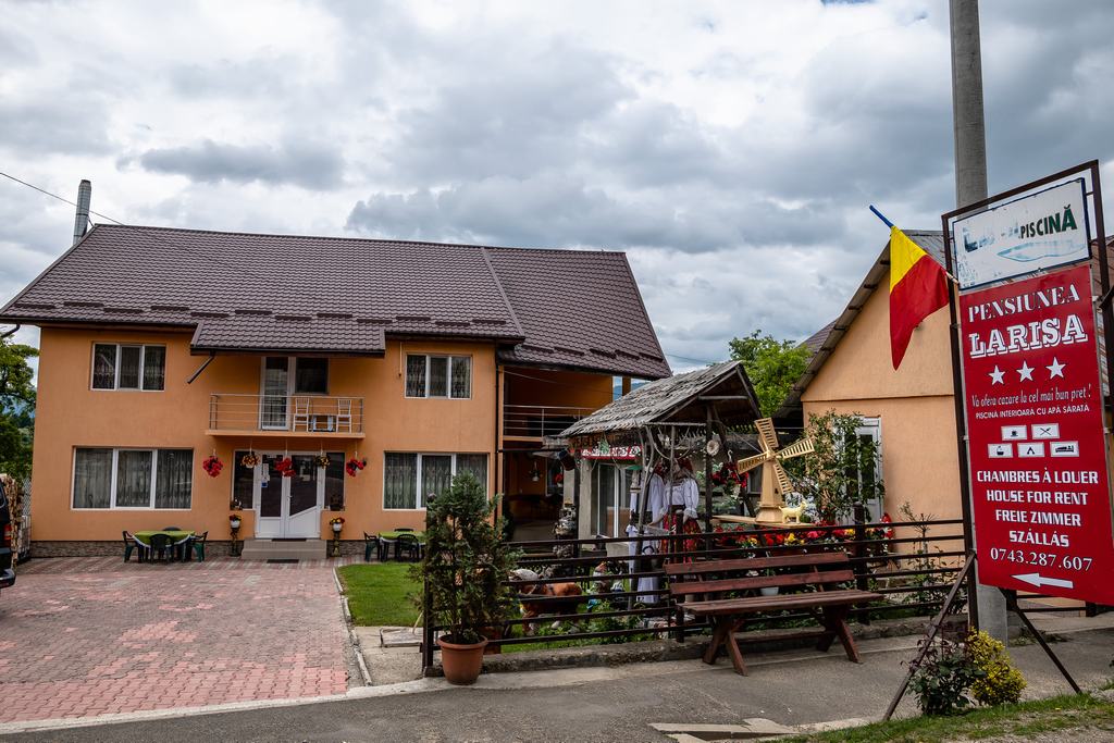 Cazare in Maramures - PENSIUNEA LARISA - Ocna Sugatag